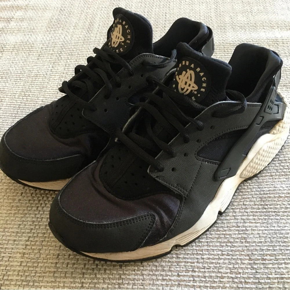 Nike stylish black
